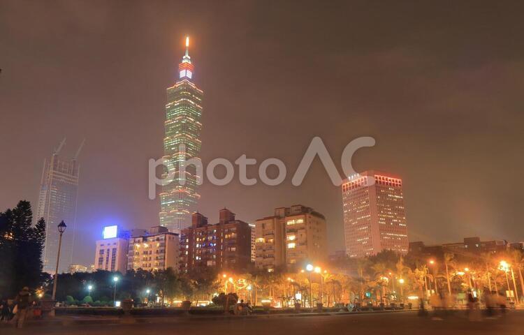 台湾　台北市信義エリアの高層ビル群 台湾,台北,台北１０１の写真素材