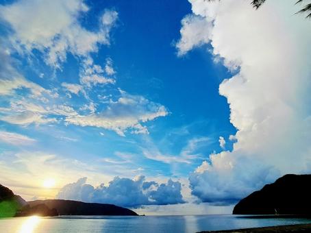 残暑 入道雲 海 残暑 入道雲 海 残暑,空,skyの写真素材