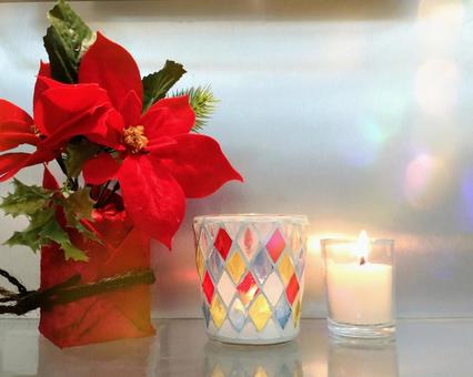 クリスマス ポインセチアとキャンドル クリスマス,クリスマスツリー,ポインセチアの写真素材