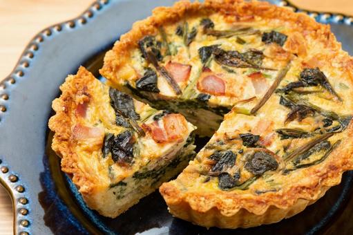 ほうれん草とベーコンのキッシュ5 キッシュ,quiche,パイの写真素材