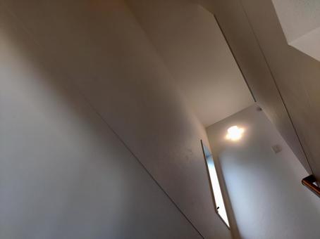 吹き抜けの階段と窓 吹き抜けの階段と窓の写真