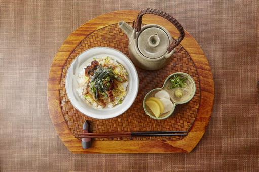 ひつまぶし 真俯瞰 ひつまぶし 真俯瞰 ひつまぶし,鰻,茶碗の写真素材