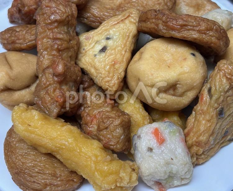 おでんの練り物 温かい,おでん,盛り合わせの写真素材