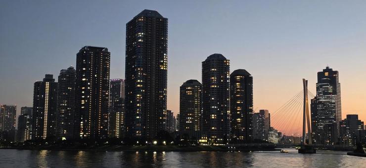 タワマンと空 海,空,美しいの写真素材