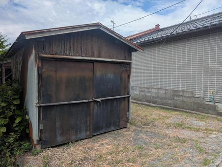 壊れそうな廃墟 壊れそうな廃墟の写真