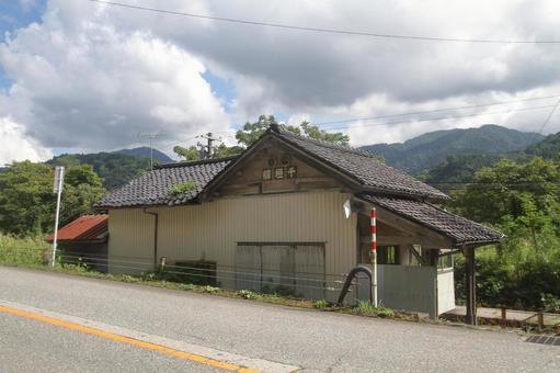 富山地方鉄道立山線、千垣駅、駅舎 富山地方鉄道,富山地鉄,地鉄の写真素材