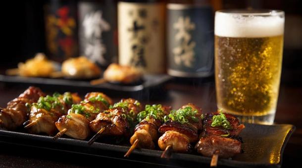 焼き鳥とビールの晩酌セット・居酒屋・お酒 焼き鳥とビールの晩酌セット・居酒屋・お酒の写真