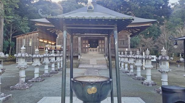 坂東33観音 06番 長谷寺 香炉と御堂 坂東33観音 06番 長谷寺 香炉と御堂 長谷寺,飯上山,本堂の写真素材