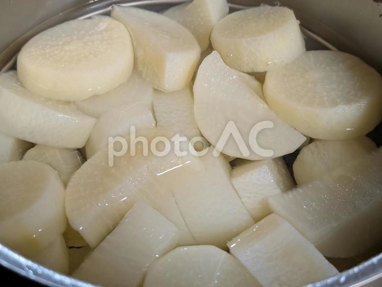 大根を煮る 大根,野菜,煮るの写真素材