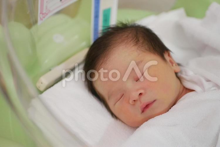 赤ちゃん　新生児　寝顔 子供,赤ちゃん,乳児の写真素材