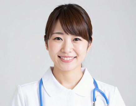 病院で働く看護師 病院で働く看護師の写真