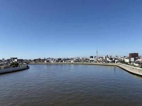 快晴 街と川 快晴 街と川 東京,スカイツリー,川の写真素材