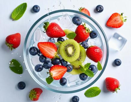 フルーツボウル氷水入り フルーツボウル氷水入りの写真