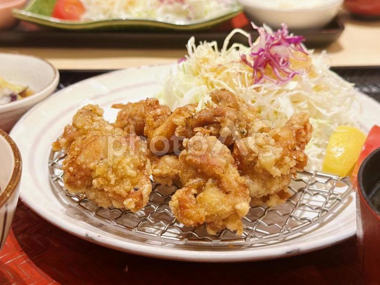 唐揚げ定食 唐揚げ,定食,ランチの写真素材
