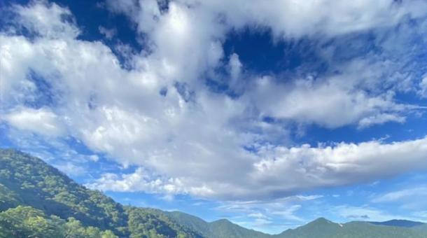 空と山 空と山の写真
