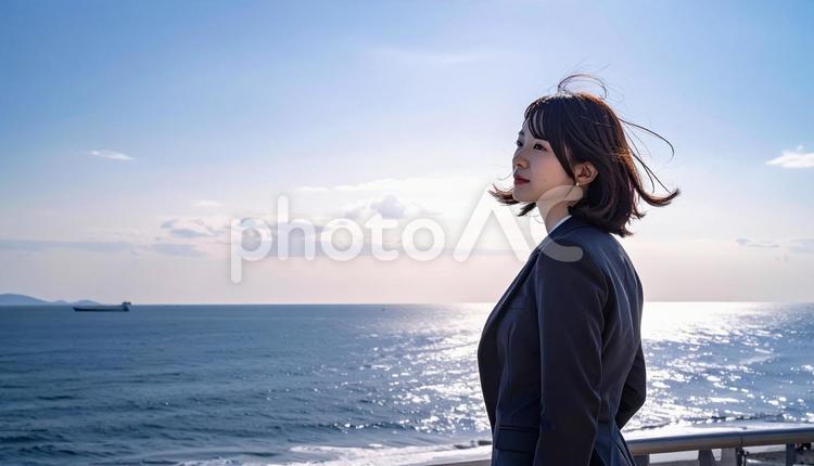未来を見つめ希望を抱くビジネスマン後ろ姿 ビジネスマン,後ろ姿,希望の写真素材