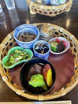 日本の伝統的な美しい和定食 日本の伝統的な美しい和定食 和食,定食,日本食の写真素材