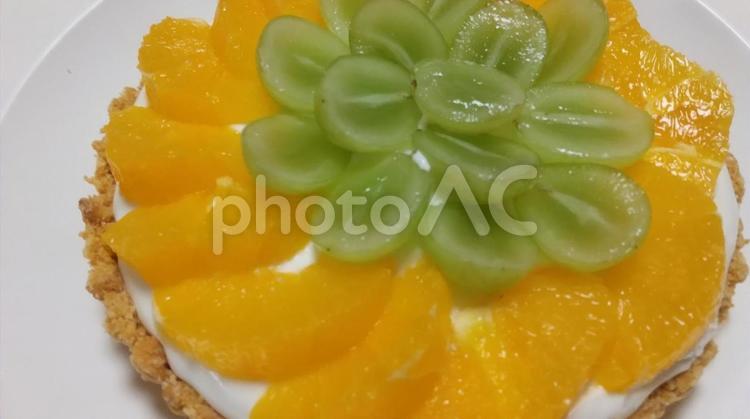 マスカットとオレンジのタルトケーキ フルーツ,果物,ミカンの写真素材