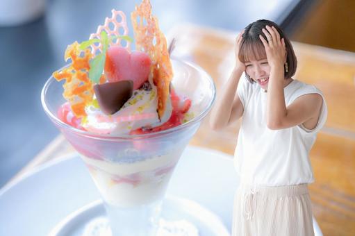 スイーツと女性 スイーツと女性 ダイエット,過食症,拒食症の写真素材