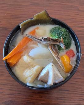 Photo, a lot of miso soup, ingredients for miso soup, ginseng, 