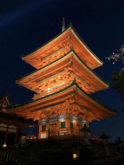 清水寺 三重塔 清水寺 三重塔の写真