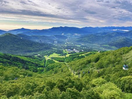 雲海テラスの山の景色 雲海テラスの山の景色の写真
