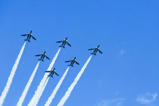 ブルーインパルス ブルーインパルス,tー4,航空自衛隊の写真素材