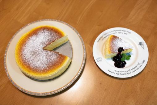 焼きチーズケーキとベリーソース チーズケーキ,ケーキ,デザートの写真素材