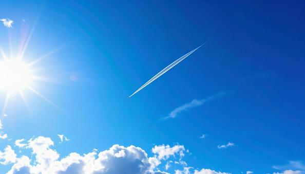 飛行機雲と青空 飛行機雲と青空の写真