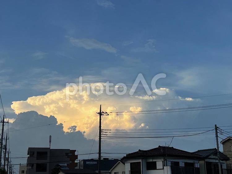 真夏の夕方 風景,空,夏の雲の写真素材