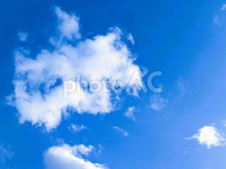 青い空と白い雲の風景 青空,雲,白の写真素材