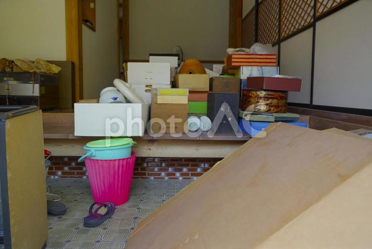粗大ゴミの片付けイメージ 終活,生前整理,遺品整理の写真素材