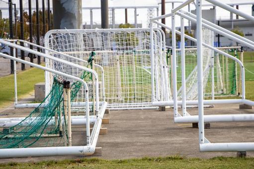 サッカーゴール サッカーゴール,ゴールネット,グランドの写真素材