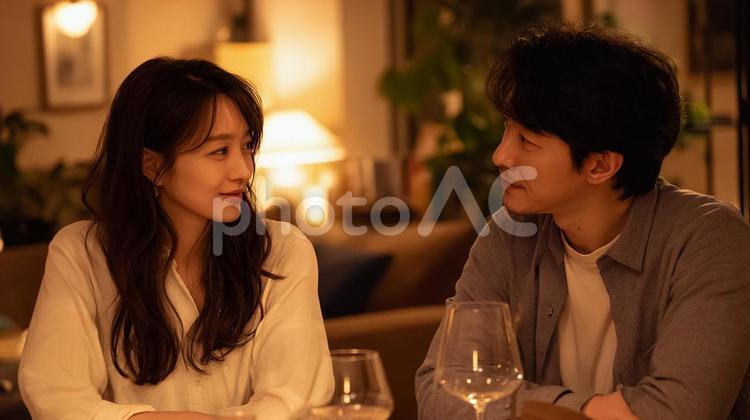 幸せそうな笑顔のポートレート カップル,夫婦,恋人の写真素材