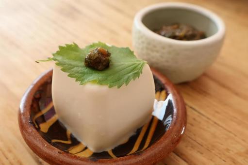 冷ややっこに大葉味噌 冷ややっこに大葉味噌 大葉味噌,冷ややっこ,豆腐の写真素材