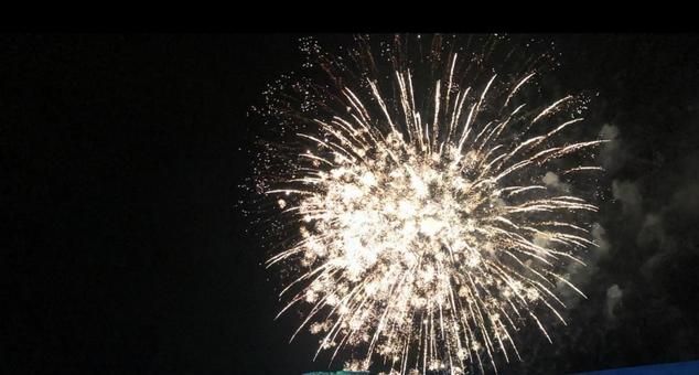 夏の夜の打ち上げ花火 花火,夏祭り,夜空の写真素材