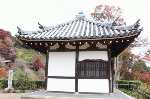 善峯寺　開山堂 善峯寺,開山堂,よしみねでらの写真素材