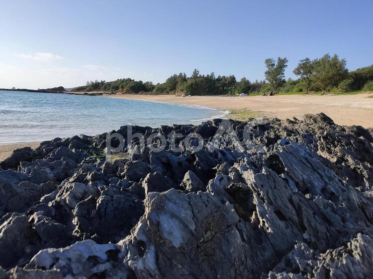 冬の沖縄の海 ビーチ,海岸,砂浜の写真素材