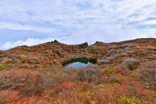 くじゅうの秋 紅葉,山登,くじゅうの写真素材