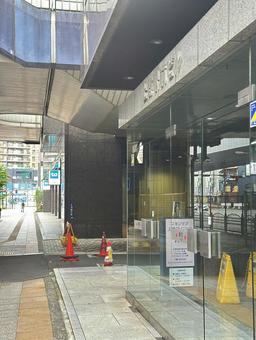 上野周辺 歩道橋 早朝の街並み 上野周辺 歩道橋 早朝の街並みの写真