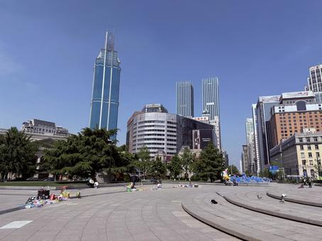 瀋陽の中央広場とビル群 瀋陽,中国,広場の写真素材