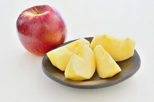 赤リンゴとカットリンゴ① リンゴ,剥きリンゴ,赤リンゴの写真素材