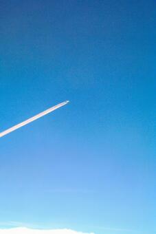 Flying machine cloud, aerial cloud, large sky, airplane, JPG