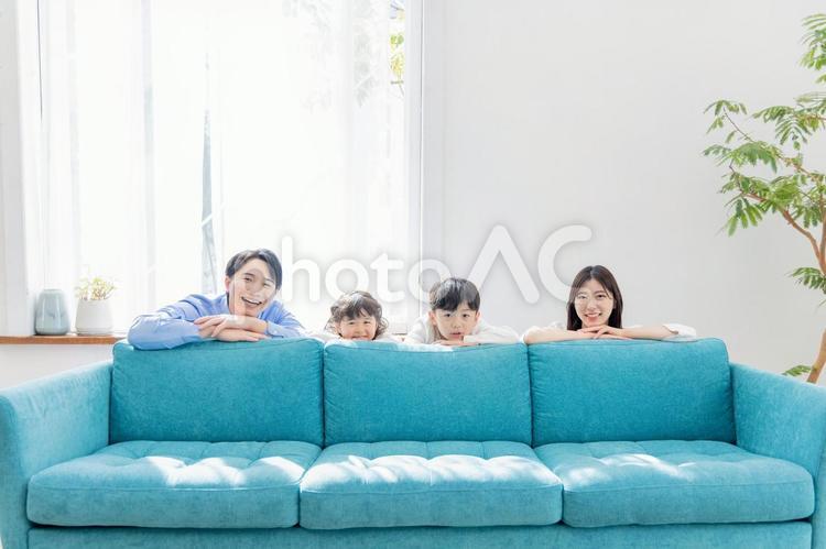 家族イメージ 家族,人物,リビングの写真素材