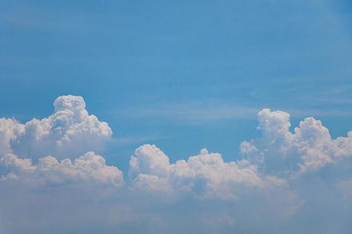 真夏の青空と入道雲 空,雲,青の写真素材