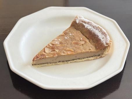 アーモンドとコーヒーのチーズタルト ケーキ,タルト,チーズケーキの写真素材