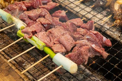 焼き鳥の炭火で焼く砂ずり 焼き鳥の炭火で焼く砂ずり 砂ずり,砂肝,焼き鳥の写真素材