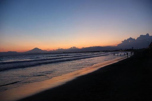 夕暮れ海岸 夕暮れ海岸の写真