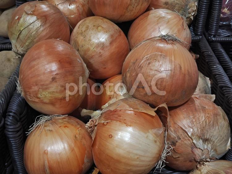 八百屋さんのタマネギ 玉ねぎ,玉葱,野菜の写真素材