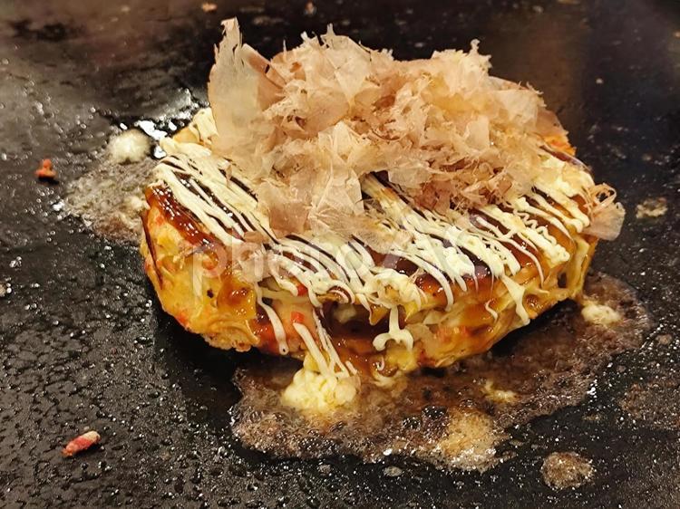 鉄板焼き　お好み焼き お好み焼き,鉄板焼き,鉄板の写真素材